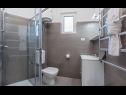 Apartementen Bisernica - with pool; A1(6), A2(6), A3(2) Razanj - Riviera Sibenik  - Appartement - A1(6): badkamer met toilet