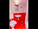 Apartementen Dari - near beach: A1(7), SA2(2), SA3(2) Rogoznica - Riviera Sibenik  - Appartement - A1(7): badkamer met toilet