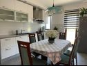 Apartementen Bilja - 20 M from the sea A1(2), A2(2), A3(2), A4(6) Rogoznica - Riviera Sibenik  - Appartement - A4(6): keuken en eetkamer