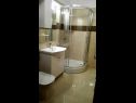 Apartementen Damir A1(2+2) Sibenik - Riviera Sibenik  - Appartement - A1(2+2): badkamer met toilet