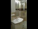 Apartementen Damir A1(2+2) Sibenik - Riviera Sibenik  - Appartement - A1(2+2): badkamer met toilet