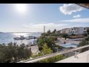 Apartementen Ante - 10 m from sea: A1(6) Srima - Riviera Sibenik  - uitzicht vanaf balkon (huis en omgeving)