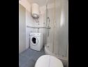 Apartementen Ante - 10 m from sea: A1(6) Srima - Riviera Sibenik  - Appartement - A1(6): badkamer met toilet