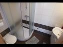 Apartementen Deep Blue A1 PR(6+1), A2 KAT(6+1), A3(4+1) Srima - Riviera Sibenik  - Appartement - A1 PR(6+1): badkamer met toilet