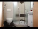 Apartementen Deep Blue A1 PR(6+1), A2 KAT(6+1), A3(4+1) Srima - Riviera Sibenik  - Appartement - A2 KAT(6+1): badkamer met toilet