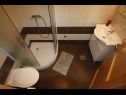 Apartementen Deep Blue A1 PR(6+1), A2 KAT(6+1), A3(4+1) Srima - Riviera Sibenik  - Appartement - A2 KAT(6+1): badkamer met toilet