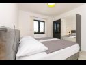 Apartementen Ivan M - 20m to the beach: A1(4+1), A2(4+2), A3(4+2) Srima - Riviera Sibenik  - Appartement - A2(4+2): slaapkamer