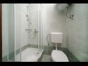 Apartementen Josip - free parking and BBQ: A1(4), A2(2+1) Vodice - Riviera Sibenik  - Appartement - A2(2+1): badkamer met toilet