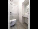 Apartementen Kate - 200 m from beach: A1(2), A2(4+1), SA3(2), A4(6+1) Vodice - Riviera Sibenik  - Studio-appartment - SA3(2): badkamer met toilet