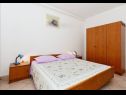Apartementen Snježa - green house: A1 Andelija(5), B2 Snjezana(4+1) Vodice - Riviera Sibenik  - Appartement - A1 Andelija(5): slaapkamer