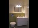 Apartementen Mlad - with pool: A1(2+1), A2(2+1), A4(2+1), A3(2) Rogac - Eiland Solta  - Appartement - A1(2+1): badkamer met toilet