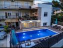 Apartementen Zdene - private pool: A1(6+2), A2(6) Kastel Luksic - Riviera Split  - Appartement - A1(6+2): zwembad