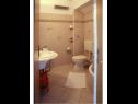 Apartementen Božana - with parking : A1(2), A2(2+1), A3(3+2) Kastel Luksic - Riviera Split  - Appartement - A3(3+2): badkamer met toilet