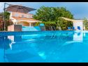 Vakantiehuizen Mare - open pool and pool for children: H(6+4) Kastel Novi - Riviera Split  - Kroatië  - zwembad (huis en omgeving)
