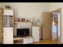 Apartementen Vana - 400 m from beach: A1(4+1) Kastel Novi - Riviera Split  - Appartement - A1(4+1): woonkamer