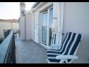 Apartementen Damir - with garden: A1(6) Kastel Stafilic - Riviera Split  - Appartement - A1(6): terras