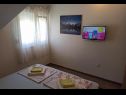 Apartementen Matko-200m from the beach: A1 sjever(2+2), A2 jug(2+2), A3(6+2) Kastel Stafilic - Riviera Split  - Appartement - A3(6+2): slaapkamer