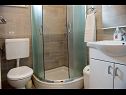 Apartementen Robi - 50m from beach SA2(2+1), SA4(2+1), R1(2), R3(2) Podstrana - Riviera Split  - Kamer - R3(2): badkamer met toilet
