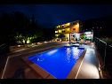 Apartementen Mariska - with swimming pool: A1(6+2), A2(6+2) Podstrana - Riviera Split  - huis
