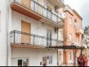 Apartementen Knez 1 - 50 m from beach: A3(4) Podstrana - Riviera Split  - huis