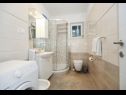 Apartementen Snjezanal- in the center A1(4) Split - Riviera Split  - Appartement - A1(4): badkamer met toilet