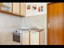 Apartementen Jurica - 300 m from sea: A1 Lea(2+1), A2 Roko(2+1) Split - Riviera Split  - Appartement - A1 Lea(2+1): keuken