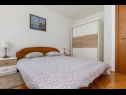 Apartementen Jurmar - with terrace : A1(4+2)  Split - Riviera Split  - Appartement - A1(4+2) : slaapkamer