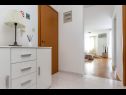 Apartementen Jurmar - with terrace : A1(4+2)  Split - Riviera Split  - Appartement - A1(4+2) : gang