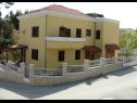 Apartementen Mana - 250 m from sea: A1(6+2) Split - Riviera Split  - huis