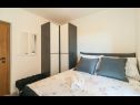 Apartementen Tom - with hot tub: A1(6) Split - Riviera Split  - Appartement - A1(6): slaapkamer