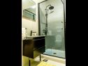 Apartementen Tom - with hot tub: A1(6) Split - Riviera Split  - Appartement - A1(6): badkamer met toilet