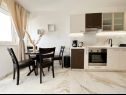 Apartementen Maja - free Wifi: A1(2+1) Split - Riviera Split  - Appartement - A1(2+1): keuken en eetkamer