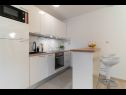 Apartementen Lux 3 - heated pool: A5(4+2), A6(4+2) Marina - Riviera Trogir  - Appartement - A5(4+2): keuken