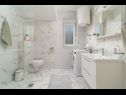 Apartementen Lux 3 - heated pool: A5(4+2), A6(4+2) Marina - Riviera Trogir  - Appartement - A6(4+2): badkamer met toilet