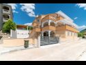 Apartementen Lux 3 - heated pool: A5(4+2), A6(4+2) Marina - Riviera Trogir  - huis