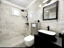 Apartementen Mia - with pool: A1(4) Marina - Riviera Trogir  - Appartement - A1(4): badkamer met toilet