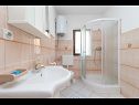 Apartementen Vin - 40 m from sea: A1 (4+1), A2 (2+2), A3 (2+2) Seget Donji - Riviera Trogir  - Appartement - A1 (4+1): badkamer met toilet