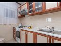 Apartementen Vin - 40 m from sea: A1 (4+1), A2 (2+2), A3 (2+2) Seget Donji - Riviera Trogir  - Appartement - A1 (4+1): keuken