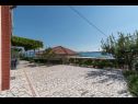 Apartementen Vin - 40 m from sea: A1 (4+1), A2 (2+2), A3 (2+2) Seget Donji - Riviera Trogir  - huis