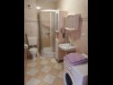 Apartementen Katy - 150m from the clear sea: A1(2+2) Seget Vranjica - Riviera Trogir  - Appartement - A1(2+2): badkamer met toilet