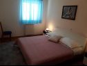 Apartementen Vesna - 40 m from pebble beach: A1(4+1), A2(4), A3(4+1) Seget Vranjica - Riviera Trogir  - Appartement - A1(4+1): slaapkamer