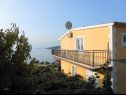 Apartementen Rose - 30 m from the beach: A1(2+1), A2(2+1), A3(2+1), A4(2+1), A5(2+1) Seget Vranjica - Riviera Trogir  - Appartement - A3(2+1): balkon