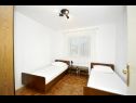 Apartementen Kata - 100m from sea: A1(4+1) Seget Vranjica - Riviera Trogir  - Appartement - A1(4+1): slaapkamer