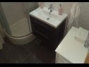 Apartementen Ante - 80 m from sea: A1(4), A2(2+1) Seget Vranjica - Riviera Trogir  - Appartement - A2(2+1): badkamer met toilet