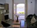 Apartementen Tih - 20 m from sea: A1 Ruzmarin(2+2), A2 Maslina(2+2) Sevid - Riviera Trogir  - Appartement - A1 Ruzmarin(2+2): woonkamer