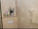 Apartementen Tih - 20 m from sea: A1 Ruzmarin(2+2), A2 Maslina(2+2) Sevid - Riviera Trogir  - Appartement - A2 Maslina(2+2): badkamer met toilet