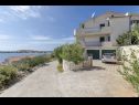 Apartementen Mil - 80m from the sea A1(4+1), A2(2) Sevid - Riviera Trogir  - huis