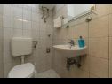 Apartementen Mil - 80m from the sea A1(4+1), A2(2) Sevid - Riviera Trogir  - Appartement - A1(4+1): badkamer met toilet