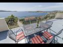 Apartementen Mil - 80m from the sea A1(4+1), A2(2) Sevid - Riviera Trogir  - Appartement - A1(4+1): balkon