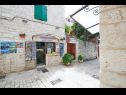 Apartementen en kamers Jare - in old town R1 zelena(2), A2 gornji (2+2) Trogir - Riviera Trogir  - huis